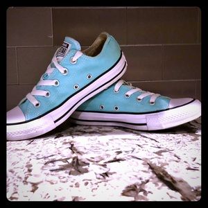 Converse Chuck Taylor low top sneakers